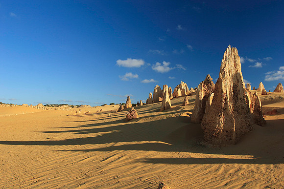 pinnacles desert north of perth