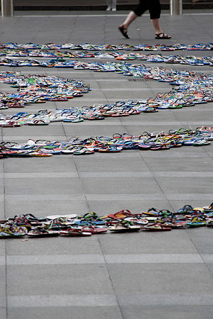 flip flop art exihibition
