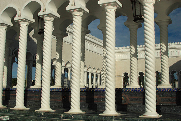 the cleansing area in the mosque where you wash away all your sins