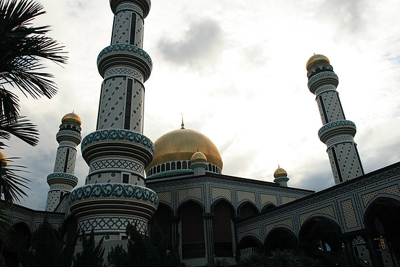 the sultan's mosque - none one knows the price of building the mosque but just the chandelier inside is said to have cost 700 million dollars.