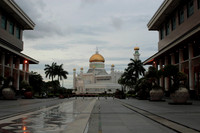 the sultan's father's mosque from the mall