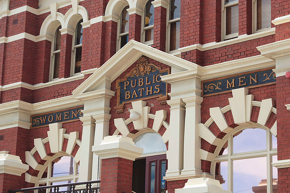 public baths on elizabeth street